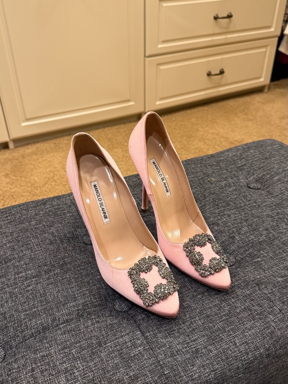 Manolo Blahnik Hangisi Pale Pink Crystal-Buckle Pointed-Toe Pumps - Picture 3 of 8